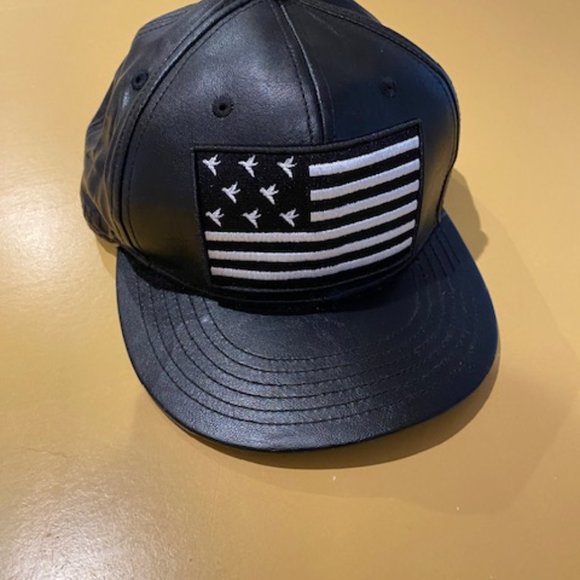 Konus Men's Bird Logo Flag Snapback In Black - Picture 3 of 7
